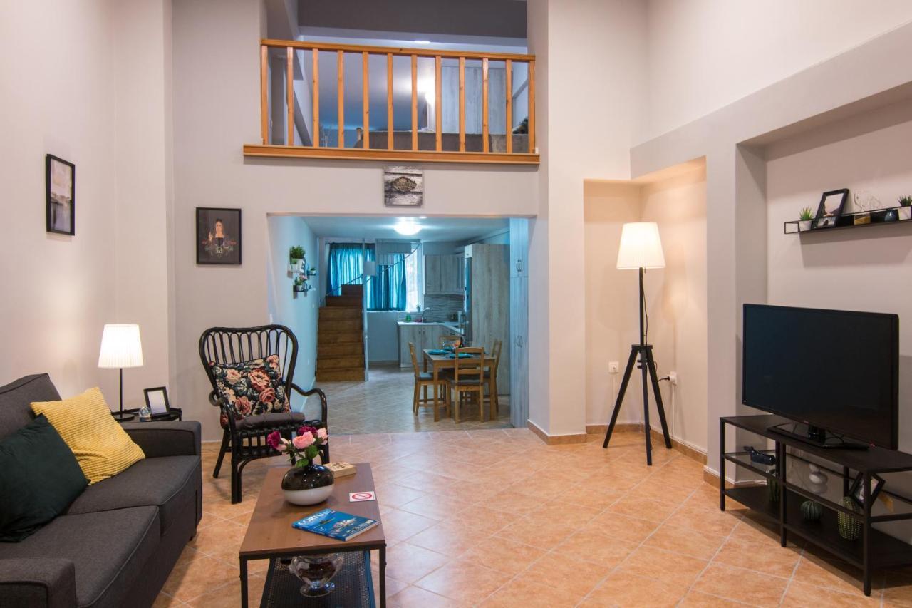 Loft Renovated Flat 5' From The Old Town Corfu Appartamento