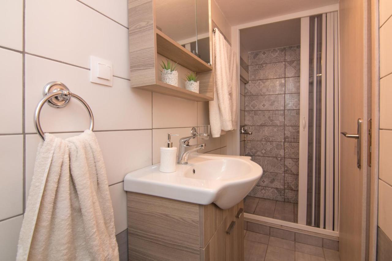 Loft Renovated Flat 5' From The Old Town Corfu *